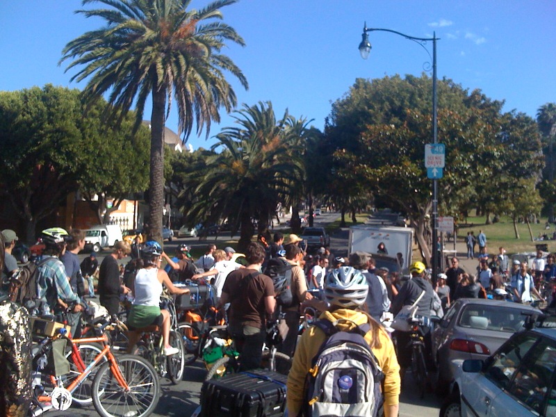 For a little while, there were performances in the middle of Dolores St.  Oddly enough, this did not appear to bother the police.