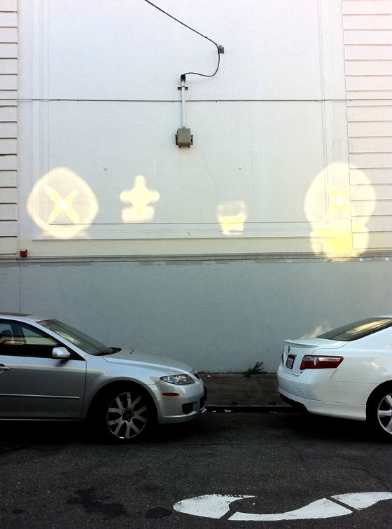 light buttons, san francisco, mission district, 19th street, san carlos street, light, reflections